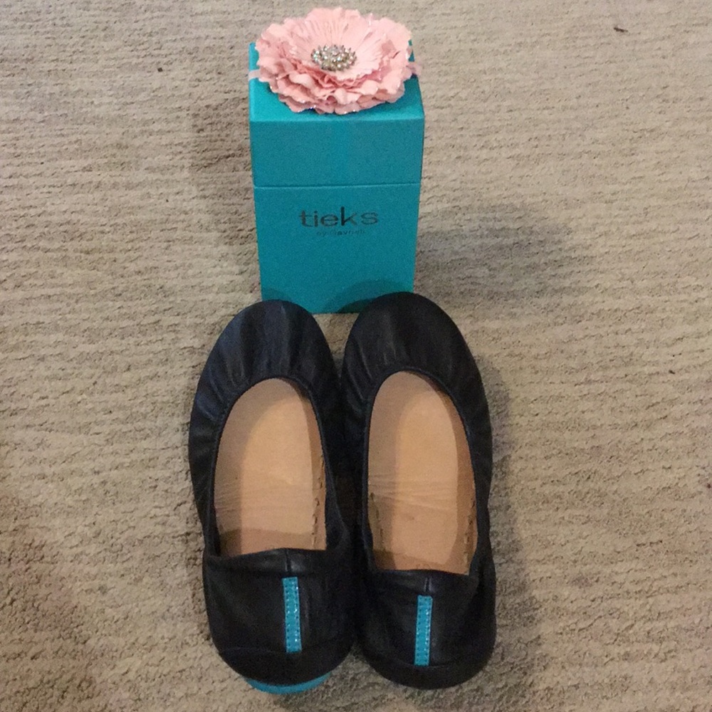 Matte black Tieks